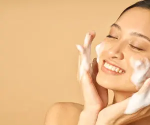 بهترین برندها و مارک های خارجی ژل شستشوی صورت (فیس واش) کدامند؟