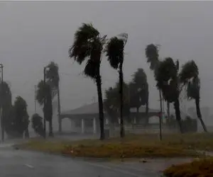 طوفان در راه ۶ استان ؛ از لغو پروازها تا خطر غرق شدن