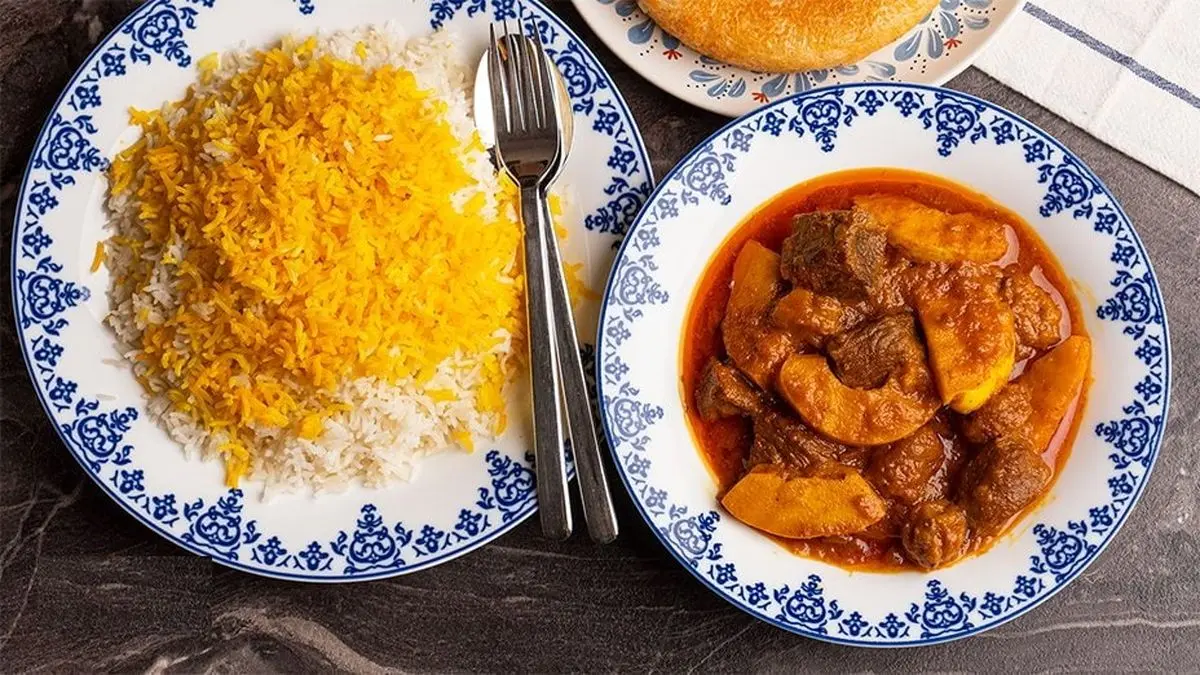 طرز تهیه خورش سیب آلو با مرغ / دستور پخت به روش اصیل با تمام فوت و فن هاش طرز تهیه خورش سیب آلو با مرغ / دستور پخت به روش اصیل با تمام فوت و فن هاش