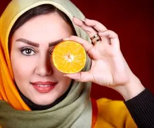 (عکس) ژست  لب خاص خانم مجری!