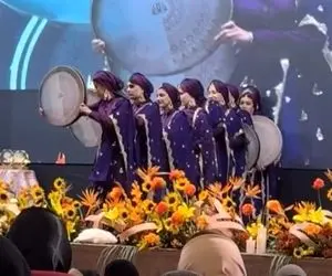 آواز شاد؛ اجرای سماع و نوازندگی دختران تو یزد که گوشواره های لوستری هم انداختن