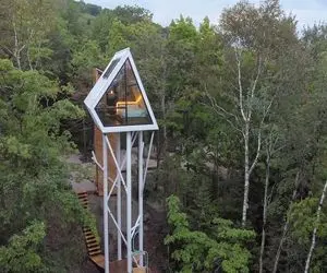 معماری خلاقانه؛ روی الوار به نازکی خلال دندون با چوب و چسب خونه ساخت نقلی ولی شیک