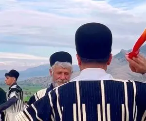 آواز محلی؛ پیرمرد 100 ساله بختیاری چه رقصی میکنه ایولااا داری