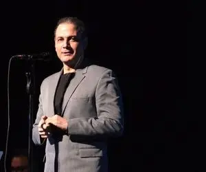 آواز ماندگار؛ کل سالن با آهنگ نمانده در دلم دگر توان دوری علیرضا قربانی هم صدا شدن