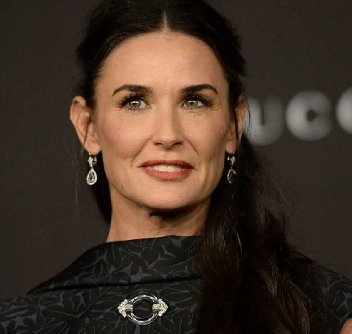 3131