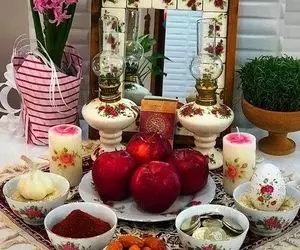 چیدانه خیلی قشنگ؛ سفره هفت سین رو اینجوری دیزاین کنی هیچی کم نداره خیلی خوش سلیقه ای 