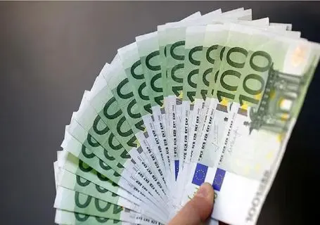 قیمت یورو امروز شنبه 27 تیر 1405 + جدول عملکرد