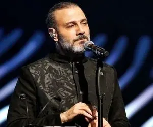 آواز اصیل؛  قدرت صدای علیرضا قربانی تو کنسرتش با نمانده در دلم وسط تخت جمشید غشت میده