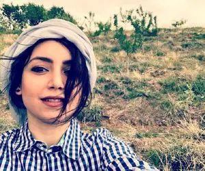 (عکس) نازنین بیاتی در کنار اسب کوتوله‌اش!