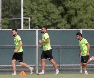 شکوری: پیشنهاد کشورهای عربی به بازیکنان نجومی است