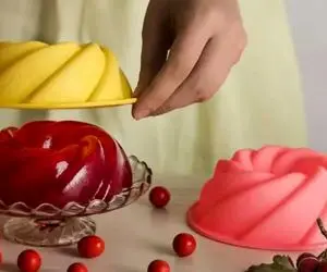 ترفندهای خانه داری؛ جدا کردن ژله از قالب برات شده دردسر؟ بیا ترفندشو بگم