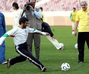 احمدی نژاد؛ سیاستمداری که ریاست فدراسیون فوتبال را هم می‌خواست!