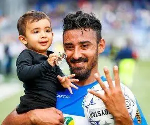 مذاکره فرهاد مجیدی با گوچی در دبی؟!