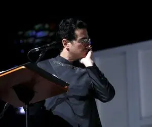 آواز اصیل؛ خودم تنها تنها دلم با صدای روح نواز همایون شجریان که از شنیدنش سیر نمیشی