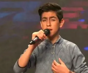 آواز پرمطراق؛ پسر نوجوان وقتی میخونه میسوزونه قلبم رو بغض آدم میترکه