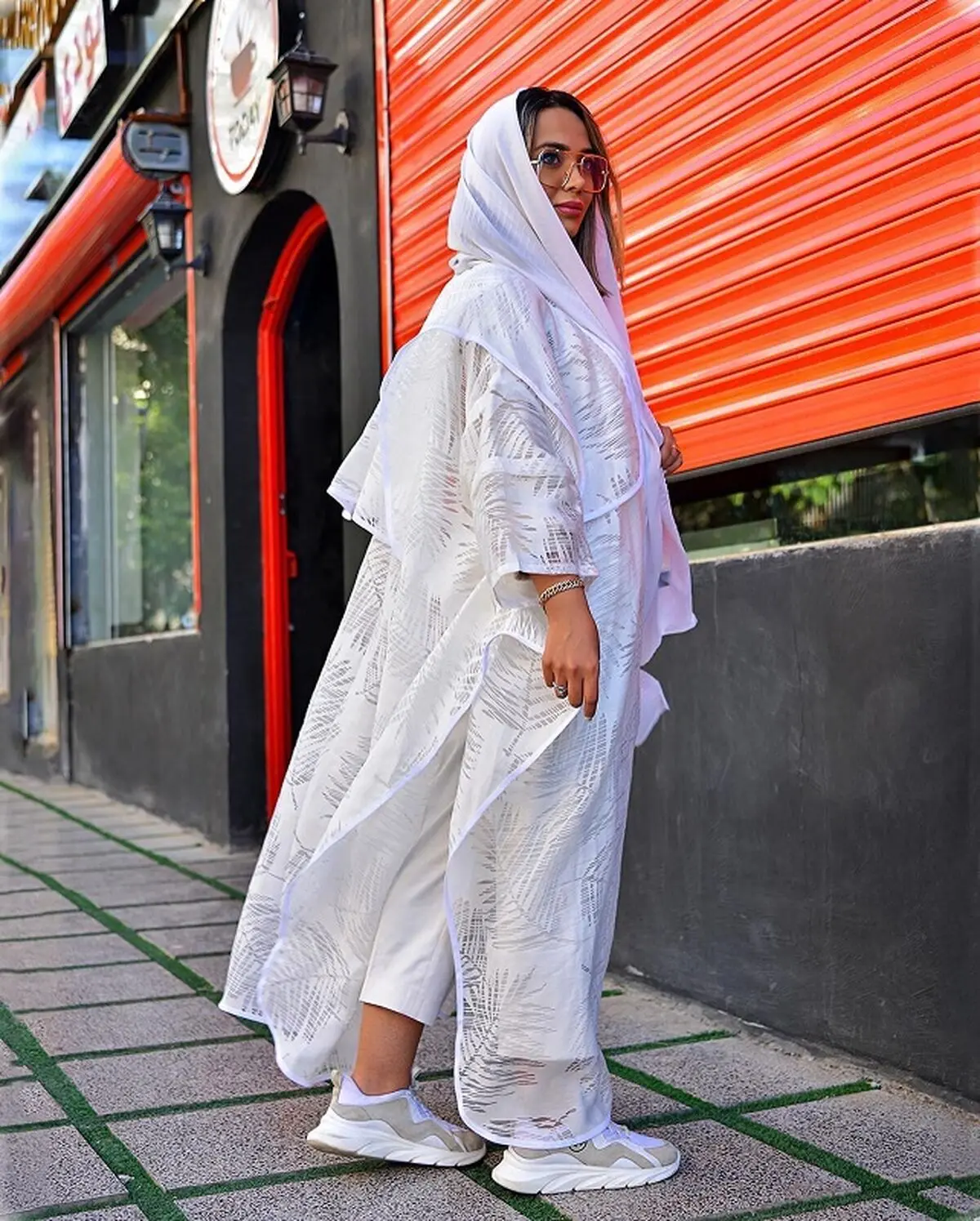 مانتو سفید