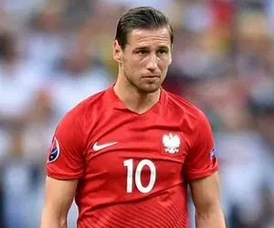 الشباب عربستان کاپیتان تیم ملی لهستان را خرید!