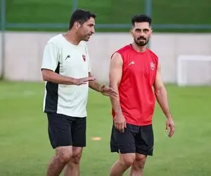 کاپیتان پرسپولیس خطاب به هاشمیان: به ما انسانیت آموختی