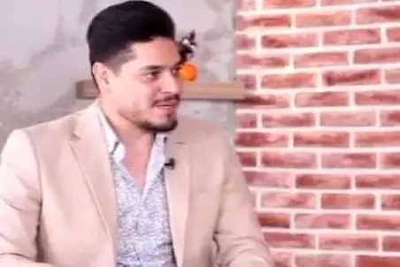 آواز شاد؛ امیر آرتا پیش شیخ های عرب با ماشین لاکچریش چه رقصی میره