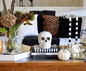 چیدانه خیلی قشنگ؛ روی میز جلو مبلی چی بذاریم؟ ایده های شیک و کاربردی واسه دیزاینش