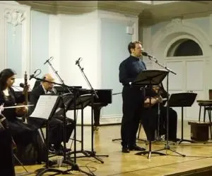 آواز اصیل/ققنوس آواز به قدری اصیل و پر ابهت اجرا شده که انگلیسی ها مبهوتش شدن