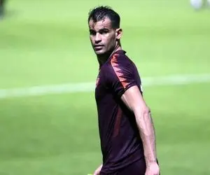 مهاجم پرسپولیس در جزیره سرگردانی!