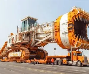 ابزارآلات غول پیکر؛ اپراتور بیل مکانیکی ابر ماشین مهندسی شد کاراییش به عمر ندیدی