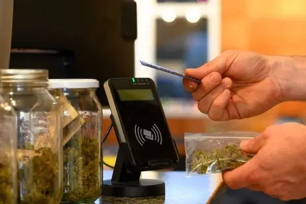 دستگاه کارت به کارت دیواری