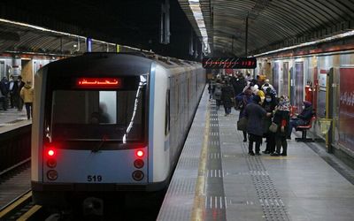 (ویدئو) ماجرای دختر نوجوانی که در متروی تهران بیهوش شد؛ هیچ درگیری ای رخ نداده بود