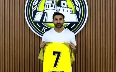 ستاره مدنظر پرسپولیس در تیمش ماندنی شد