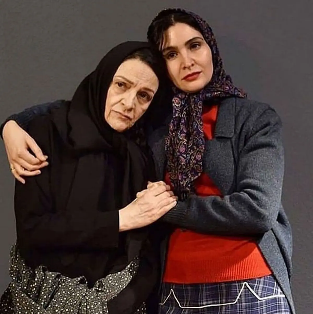 گلاب آدینه و دخترش