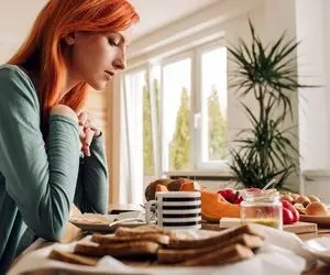 رهایی از استرس با این پنج تا مواد غذایی تو سه سوت به دست میاد؛ حال خوبت رو به دست بیار