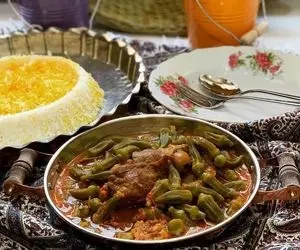 طرز تهیه یه خورشت بامیه خوشمزه؛ با این روش درست کنی پشیمون نمیشی!