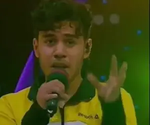 آواز احساسی؛ پسره با ظاهر نامرتب از خدابیامرز مرتض پاشایی خوند داورا کپ کردن چخبره