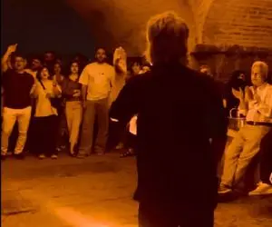 آواز خیابانی؛ آقاهه و رفیق حنجره طلاییشو بیرون ببینی عمرا بفهمی انقدر مشتی و باحالن