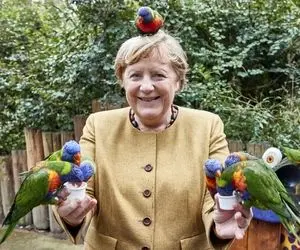 تصویر متفاوت آنگلا مرکل در روز خداحافظی