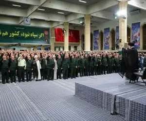 رهبر انقلاب: نمی‌گویم انتقاد نباشد؛ انتقاد همراه با اعتماد