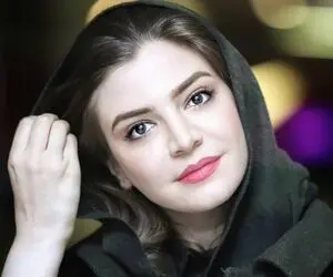 بازیگر ایرانی ایتالیایی در کنار دریاچه چیتگر