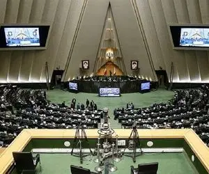 عکسی خبرساز از تحصن یک نماینده معروف وسط مجلس؛ الیاس نادران چه می خواست؟!