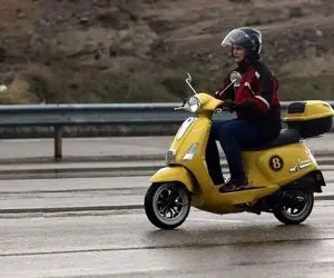 توئیت معنادار یک روحانی درباره موتورسواری زنان