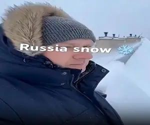 معماری طبیعت؛ تو روسیه چنان برفیه که مرد بالا ساختمان از گرگ های گیر کرده فیلم گرفت