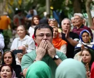 آواز احساسی؛ هزاران مادر تو پارک جمع شدن آهنگی روح لمس کن از هوشمند عقیلی میخونن