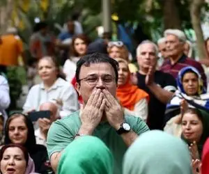 آواز احساسی؛ هزاران مادر تو پارک جمع شدن آهنگی روح لمس کن از هوشمند عقیلی میخونن