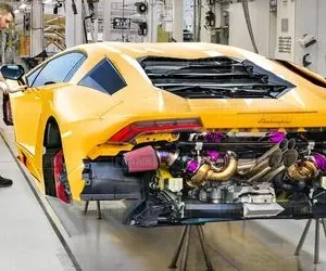 دنیای خودروسازی / خط تولید ابرخودروهای افسانه ای لامبورگینی در ایتالیا