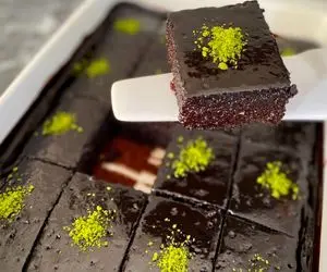 آموزش آشپزی؛ طرز تهیه کیک خیس شکلاتی رژیمی بدون آرد و شکر