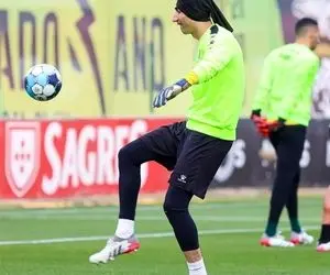 آواز شاد؛ رقص کردی بیرانوند وسط بازی/ گلر تراکتور وقتی جوگیر می شود