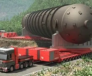 جا به جایی های غول پیکر؛ با تریلی مخزن اندازه برج میلاد رو از کوچه باریک عبور میدن