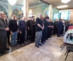 (عکس) حضور بازیگر مشهور سینما در مراسم تشییع مربی سابق پرسپولیس