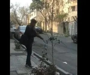 آواز کوچه بازاری؛ ببینید این آقای دوره گرد آهنگ معروف رو چه ریتمیک و خفن زد 