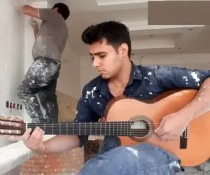 آواز خیابانی؛ پسر خوشتیپ گچ کار چه احساسی از رضا بهرام خوند چه معروفه